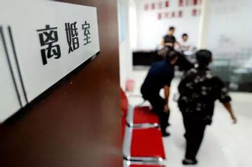 廣州律師咨詢(xún)生效離婚判決可以再審的現實(shí)闡釋